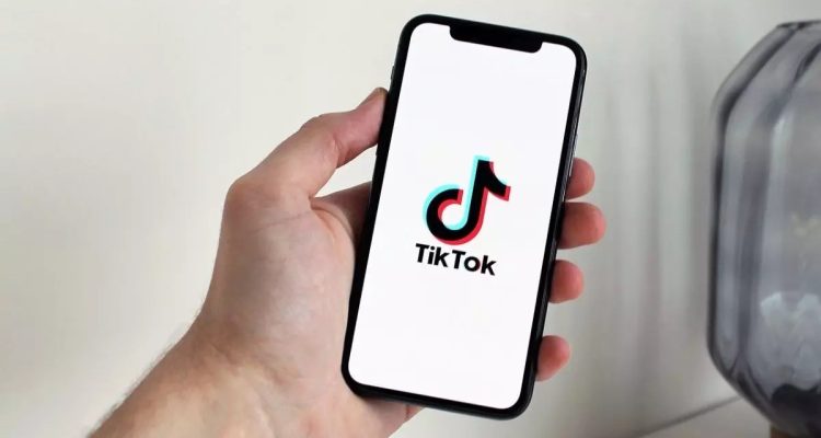 how-can-tiktok-downloaders-enhance-video-experience