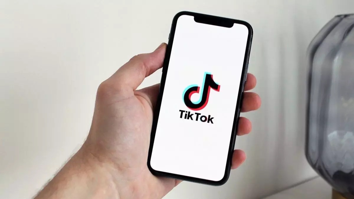 how-can-tiktok-downloaders-enhance-video-experience