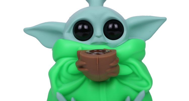 Baby Yoda Bong