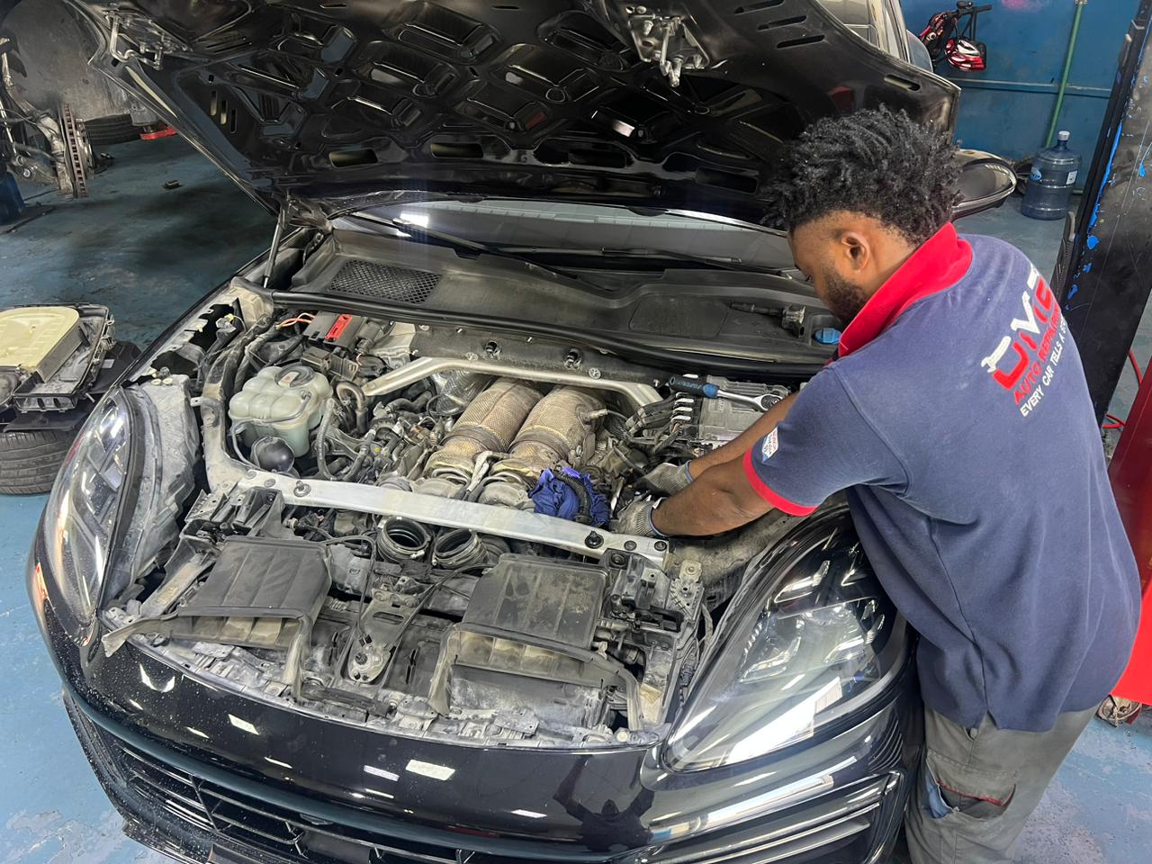 Car-repair-service-center-in-dubai