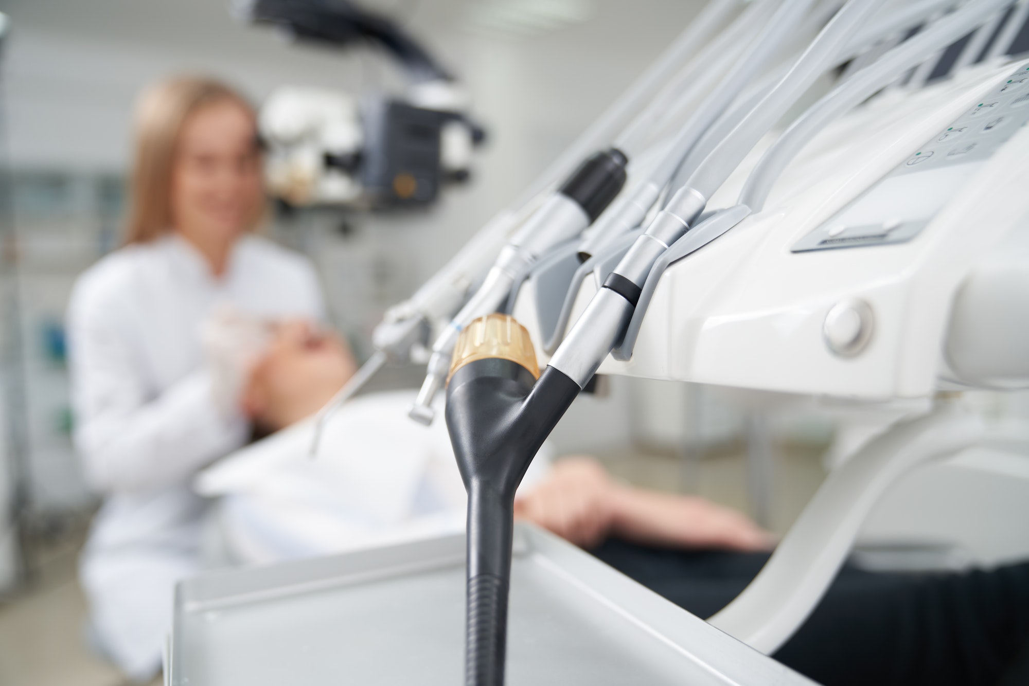 dental-professional-equipment-close-up-in-clinic