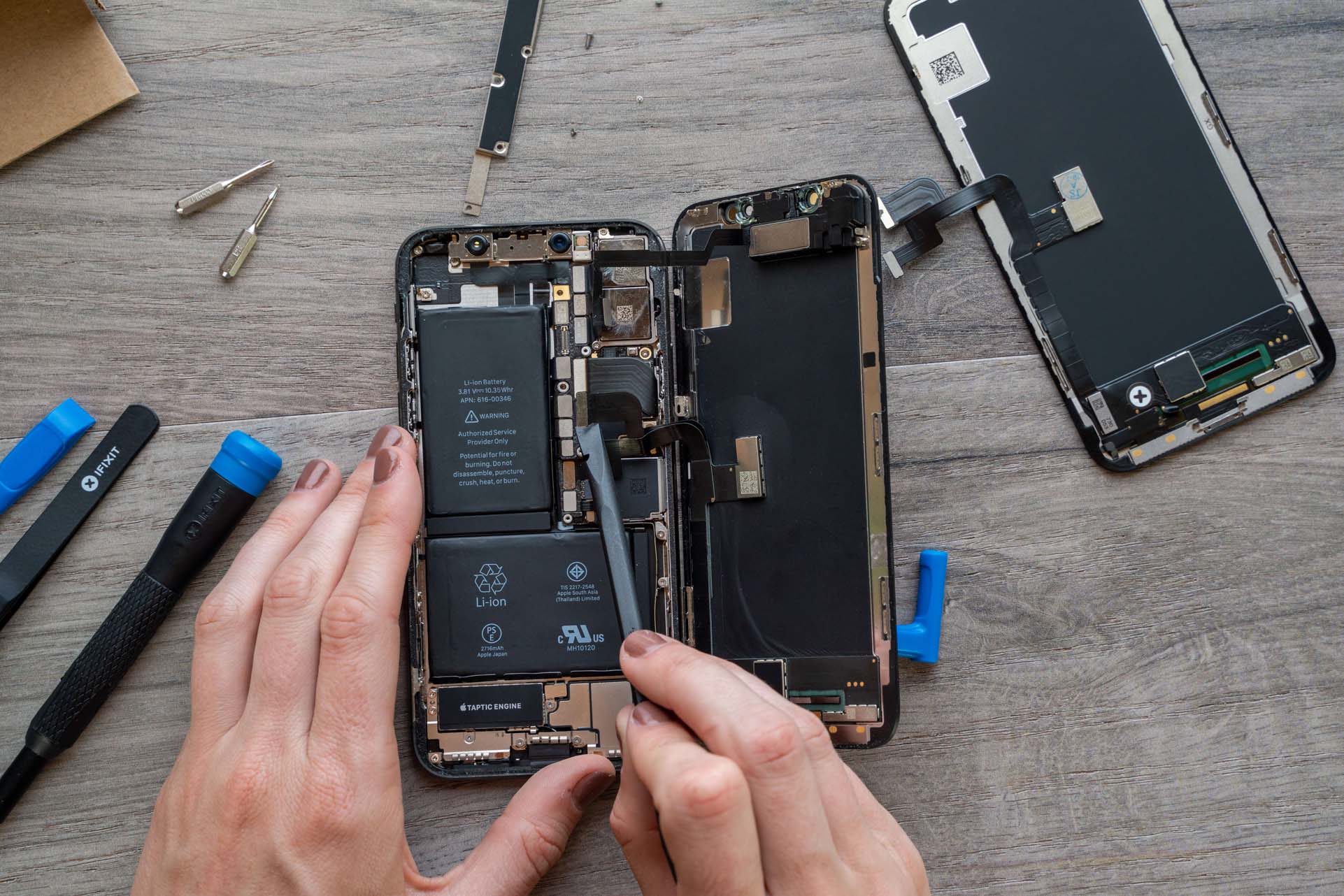 iphone-screen_repair_dubai (1)