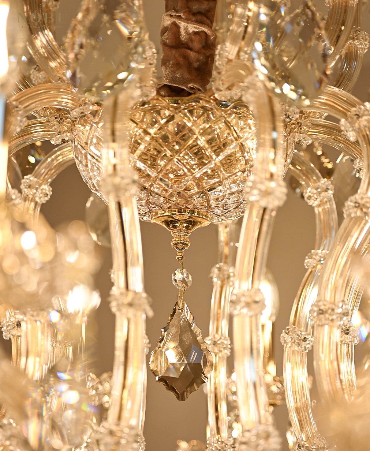 chandelier cleaning london
